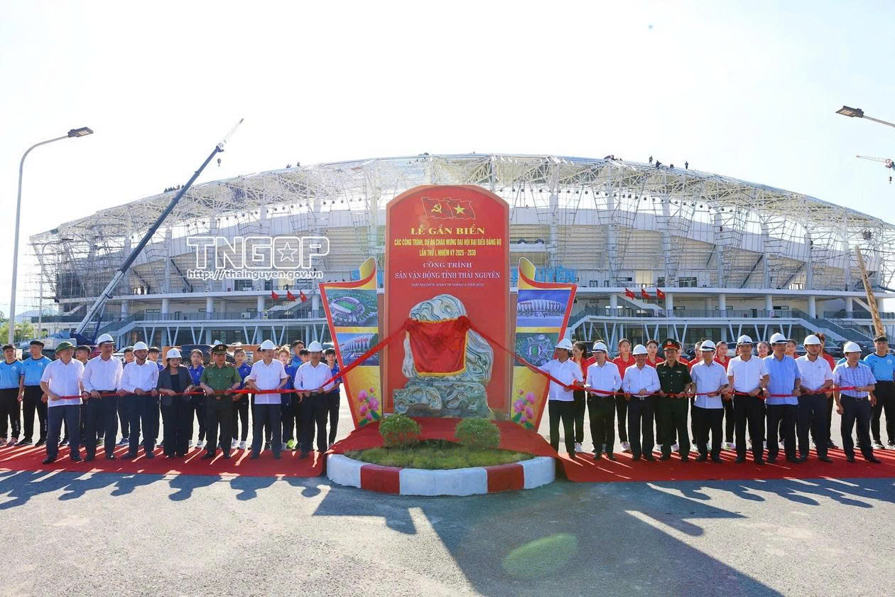 Diễn biến mới tại sân vận động 22.000 chỗ ngồi lớn nhất miền núi phía Bắc, trị giá hơn 500 tỷ đồng sắp hoàn thành- Ảnh 1.