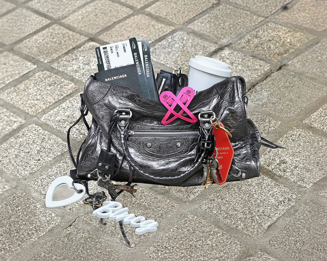 10 thương hiệu túi có doanh thu cao nhất 2025: Quá sốc với số của Balenciaga- Ảnh 4. 10 thương hiệu túi có doanh thu cao nhất 2025: Quá sốc với số của Balenciaga- Ảnh 4.