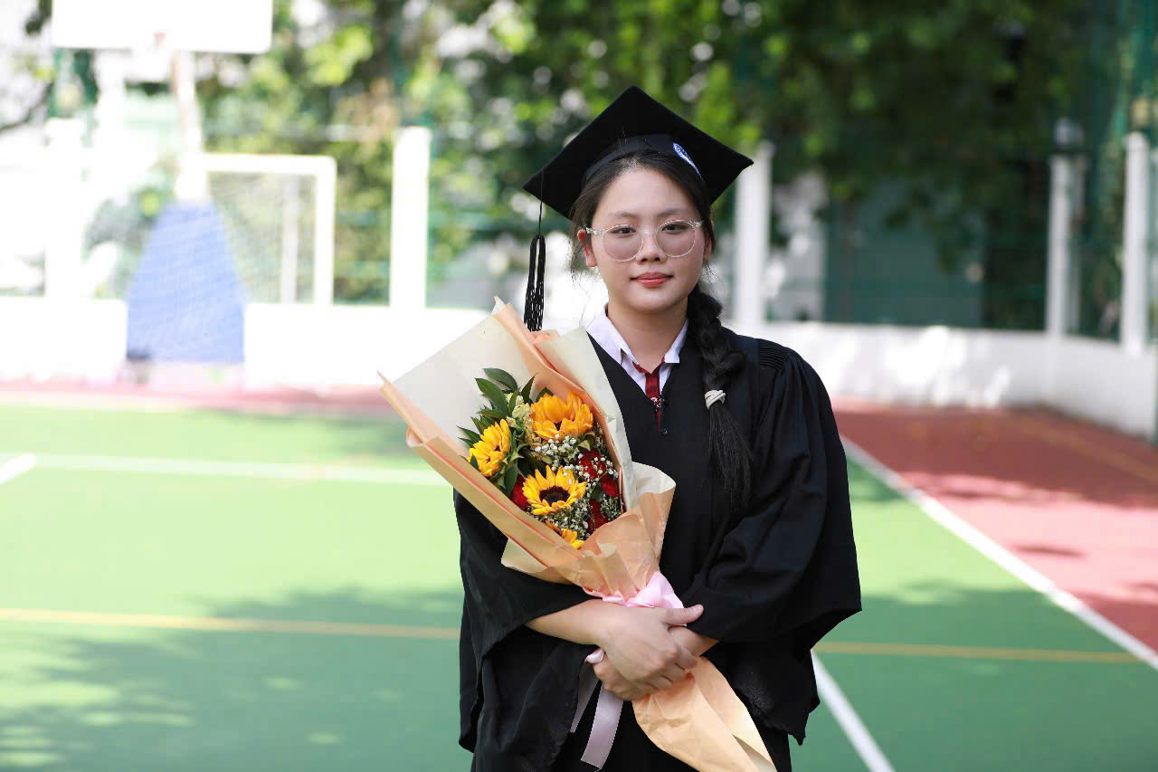 Nữ sinh Việt chinh phục học bổng từ 10 trường đại học danh tiếng: “Nếu được chọn lại, em sẽ xoá 1 CHỮ ra khỏi từ điển của mình” - Ảnh 1. Nữ sinh Việt chinh phục học bổng từ 10 trường đại học danh tiếng: “Nếu được chọn lại, em sẽ xoá 1 CHỮ ra khỏi từ điển của mình” - Ảnh 1.