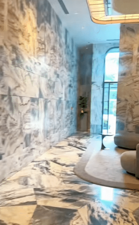 Cận cảnh bên trong căn hộ 50m² giá 21 tỷ giữa trung tâm Sài Gòn: Không gian nhỏ nhưng xa hoa “triệu đô”- Ảnh 2. Cận cảnh bên trong căn hộ 50m² giá 21 tỷ giữa trung tâm Sài Gòn: Không gian nhỏ nhưng xa hoa “triệu đô”- Ảnh 2.