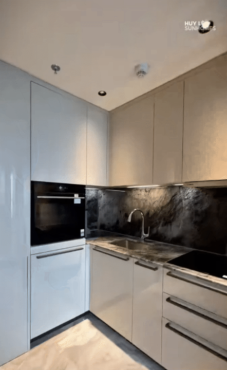 Cận cảnh bên trong căn hộ 50m² giá 21 tỷ giữa trung tâm Sài Gòn: Không gian nhỏ nhưng xa hoa “triệu đô”- Ảnh 11. Cận cảnh bên trong căn hộ 50m² giá 21 tỷ giữa trung tâm Sài Gòn: Không gian nhỏ nhưng xa hoa “triệu đô”- Ảnh 11.