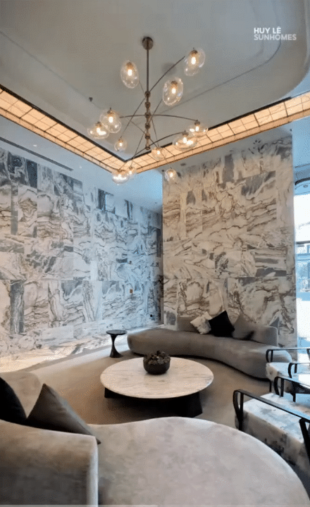 Cận cảnh bên trong căn hộ 50m² giá 21 tỷ giữa trung tâm Sài Gòn: Không gian nhỏ nhưng xa hoa “triệu đô”- Ảnh 13. Cận cảnh bên trong căn hộ 50m² giá 21 tỷ giữa trung tâm Sài Gòn: Không gian nhỏ nhưng xa hoa “triệu đô”- Ảnh 13.