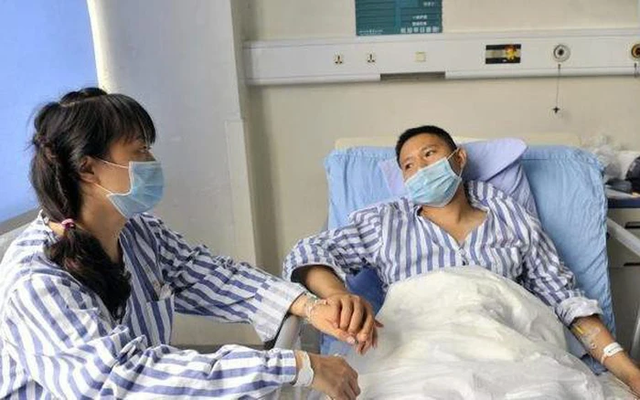 3 cặp vợ chồng mắc ung thư cùng nằm trong 1 khoa- Ảnh 1.