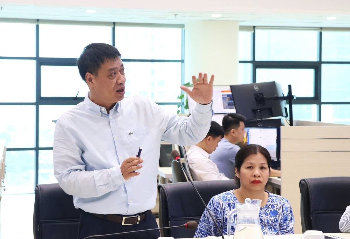 Siêu bão khả năng suy yếu khi vào nước ta song nếu bão di chuyển lệch "tình hình sẽ khác hoàn toàn" - Ảnh 3. Siêu bão khả năng suy yếu khi vào nước ta song nếu bão di chuyển lệch "tình hình sẽ khác hoàn toàn" - Ảnh 3.