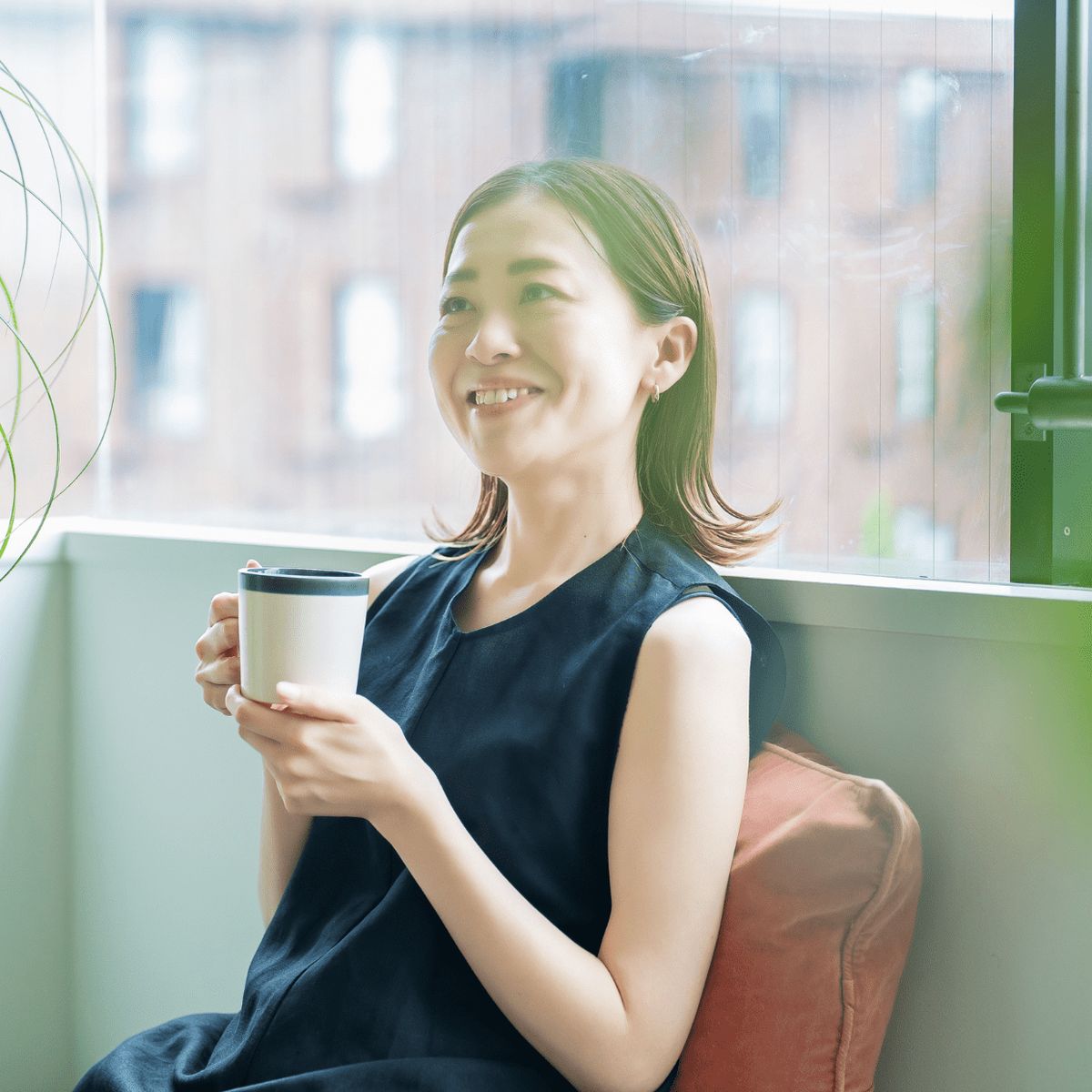 Tiêu để khỏa lấp trống rỗng: Nỗi đau tài chính ngầm của nhiều phụ nữ trung niên- Ảnh 1. Tiêu để khỏa lấp trống rỗng: Nỗi đau tài chính ngầm của nhiều phụ nữ trung niên- Ảnh 1.