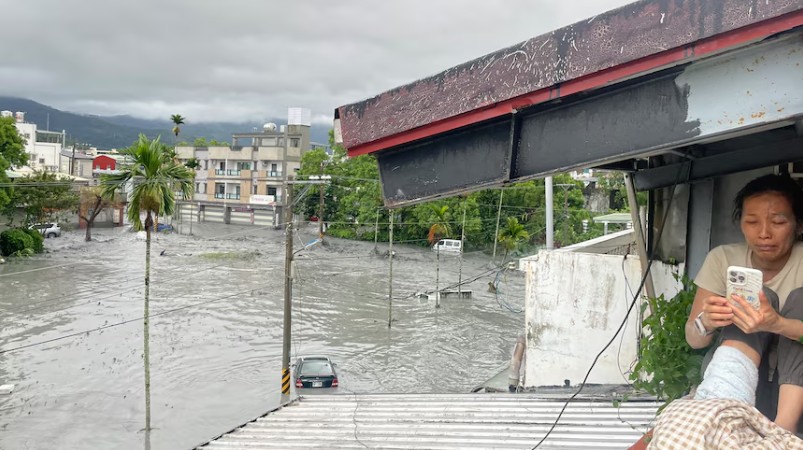 Ảnh hiếm siêu bão Ragasa từ vũ trụ: Cảnh tượng dữ dội như nuốt chửng Trái Đất, phi hành gia ISS nghẹt thở Ảnh hiếm siêu bão Ragasa từ vũ trụ: Cảnh tượng dữ dội như nuốt chửng Trái Đất, phi hành gia ISS nghẹt thở