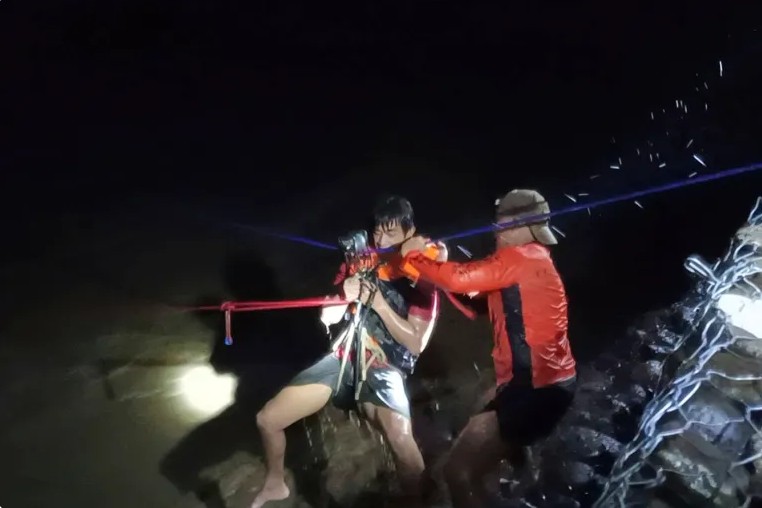 Ảnh hiếm siêu bão Ragasa từ vũ trụ: Cảnh tượng dữ dội như nuốt chửng Trái Đất, phi hành gia ISS nghẹt thở Ảnh hiếm siêu bão Ragasa từ vũ trụ: Cảnh tượng dữ dội như nuốt chửng Trái Đất, phi hành gia ISS nghẹt thở