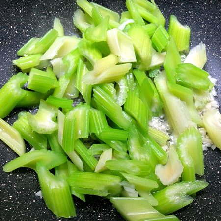 3 loại thực phẩm này rất bổ phổi: Luân phiên nấu 3 món ăn để dưỡng phổi, làm dịu cổ họng, tránh ho mùa thu