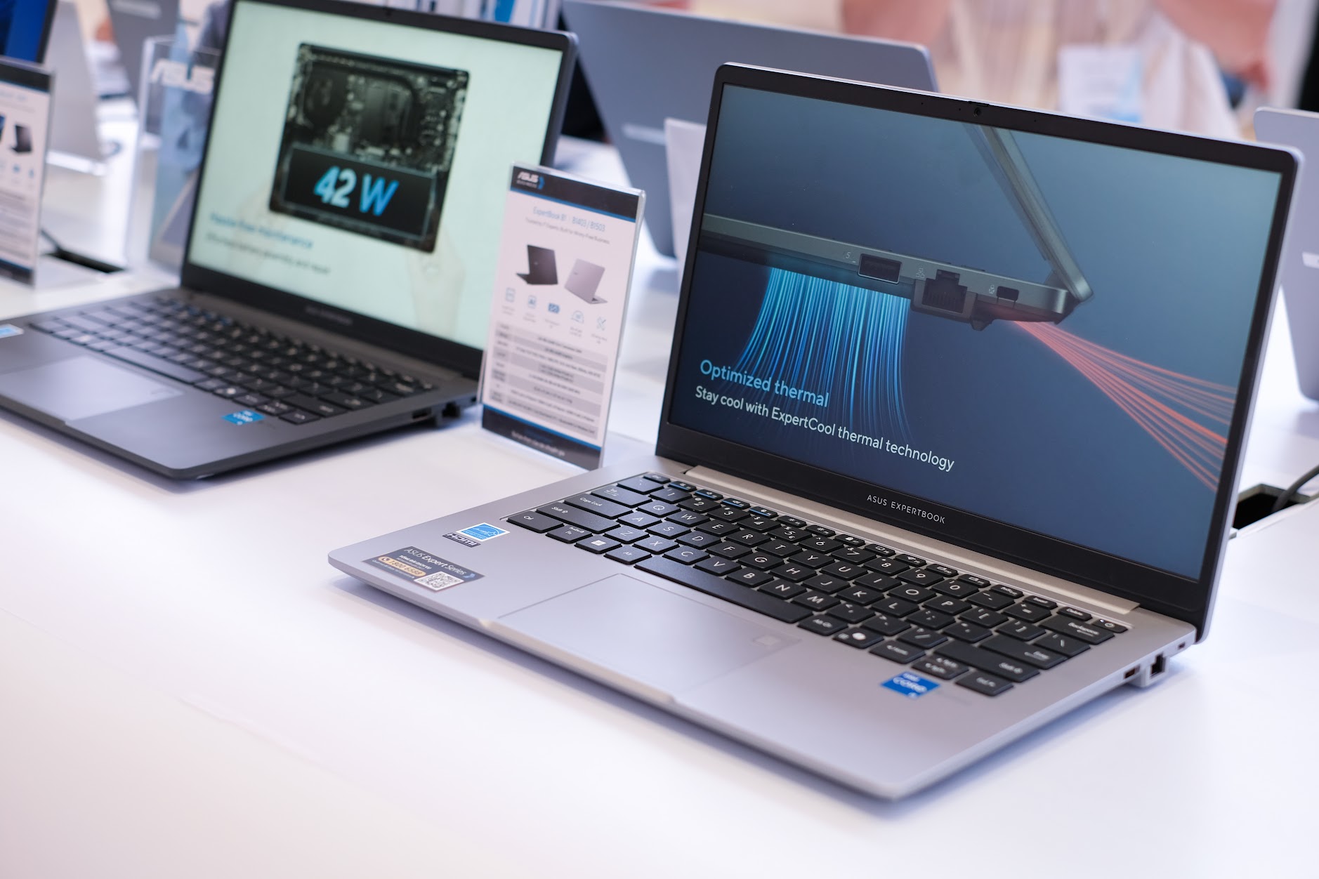 Laptop doanh nghiệp thời AI: ASUS Expert Series tìm lối riêng giữa “đại bản doanh” Dell, HP, Lenovo- Ảnh 13.