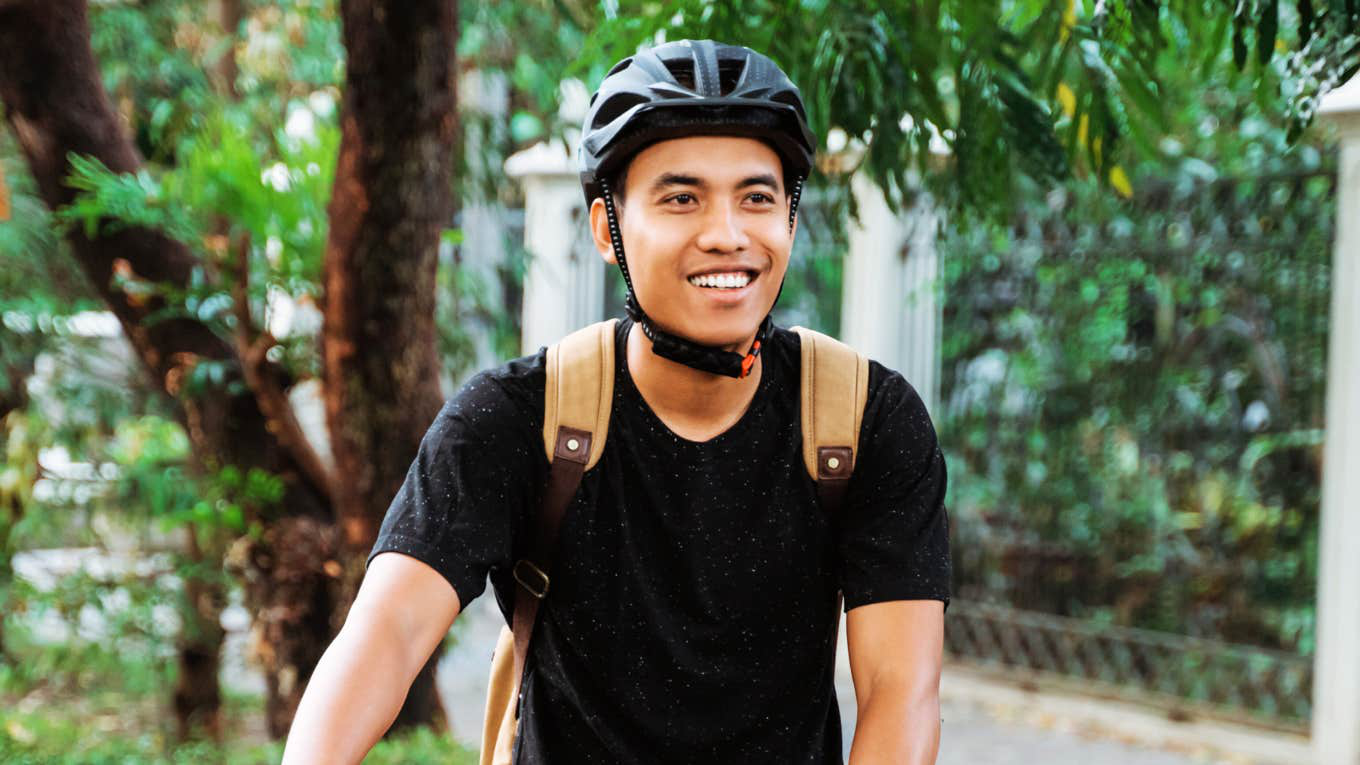 Nếu bạn muốn trông trẻ lâu hơn, hãy áp dụng 10 thói quen kiểu Đông Nam Á này!- Ảnh 2.