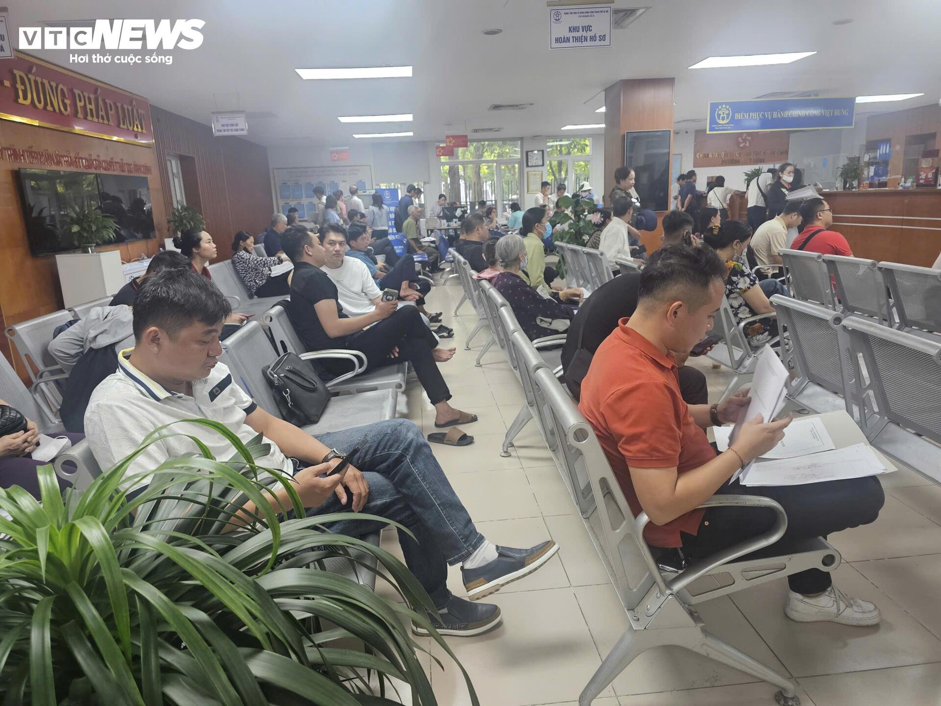 ‘Cò’ giăng lưới bủa vây, người mua nhà xã hội ‘dính’ bất cứ lúc nào - Ảnh 7.