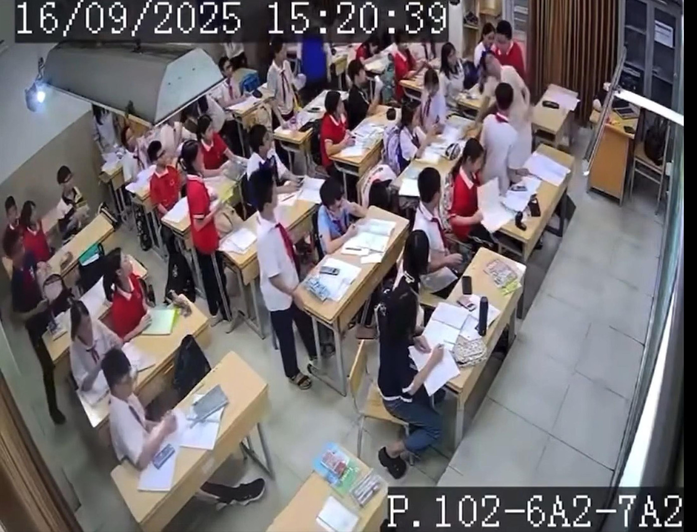 Công cụ nào 'áp chế' học sinh cá biệt? - Ảnh 1.