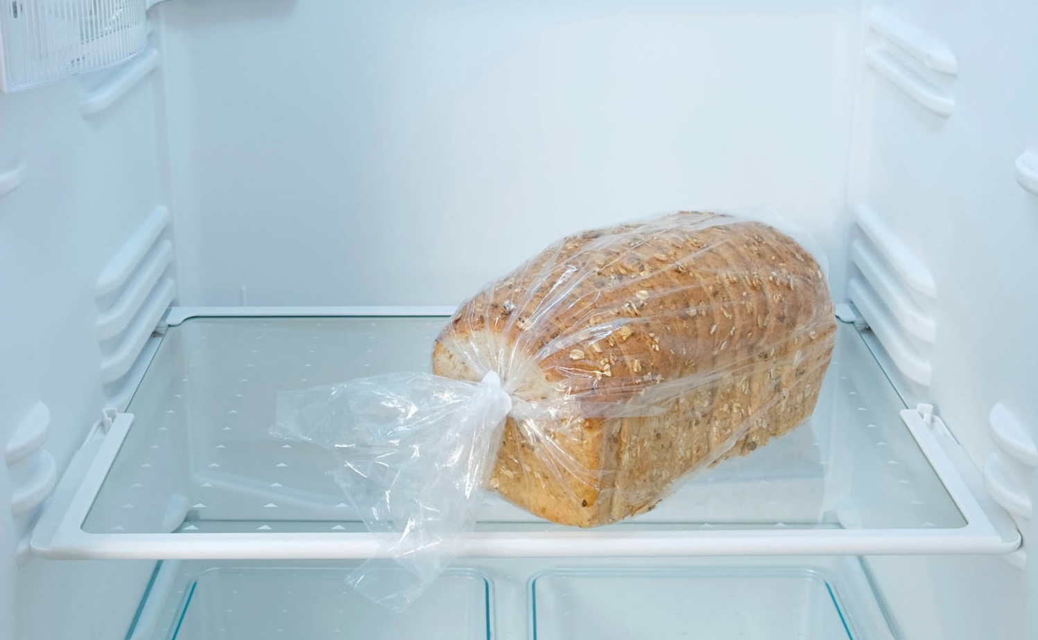 5 thực phẩm để trong tủ lạnh ngang "xây tổ" cho vi khuẩn và mầm bệnh: Nhiều gia đình Việt biết sai nhưng cố chấp - Ảnh 1.