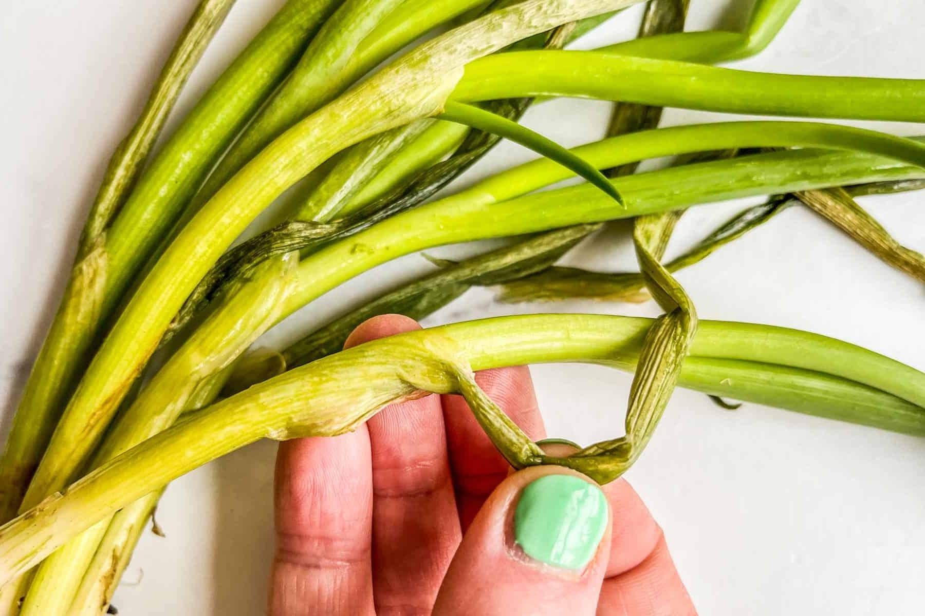 5 thực phẩm để trong tủ lạnh ngang "xây tổ" cho vi khuẩn và mầm bệnh: Nhiều gia đình Việt biết sai nhưng cố chấp - Ảnh 2.