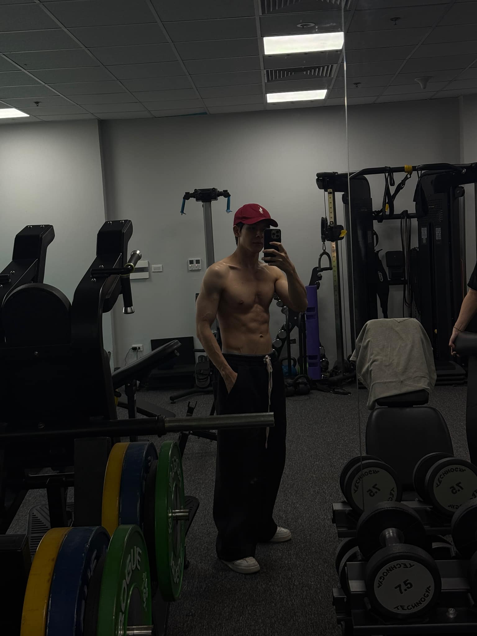 Gia thế khủng của tổng tài đang bị khán giả đòi "xoá sổ" - Ảnh 8. Gia thế khủng của tổng tài đang bị khán giả đòi "xoá sổ" - Ảnh 8.