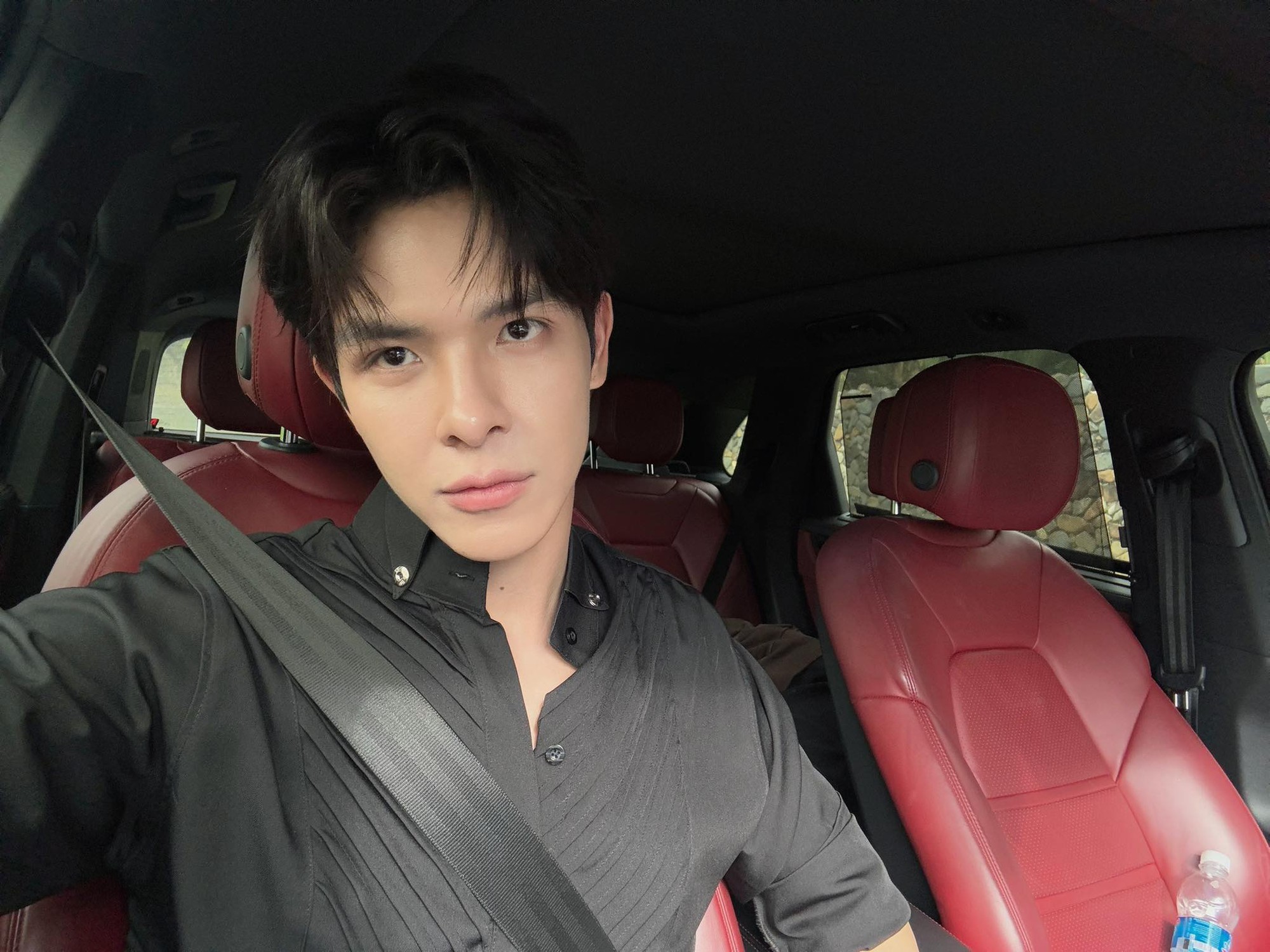 Gia thế khủng của tổng tài đang bị khán giả đòi "xoá sổ" - Ảnh 5. Gia thế khủng của tổng tài đang bị khán giả đòi "xoá sổ" - Ảnh 5.