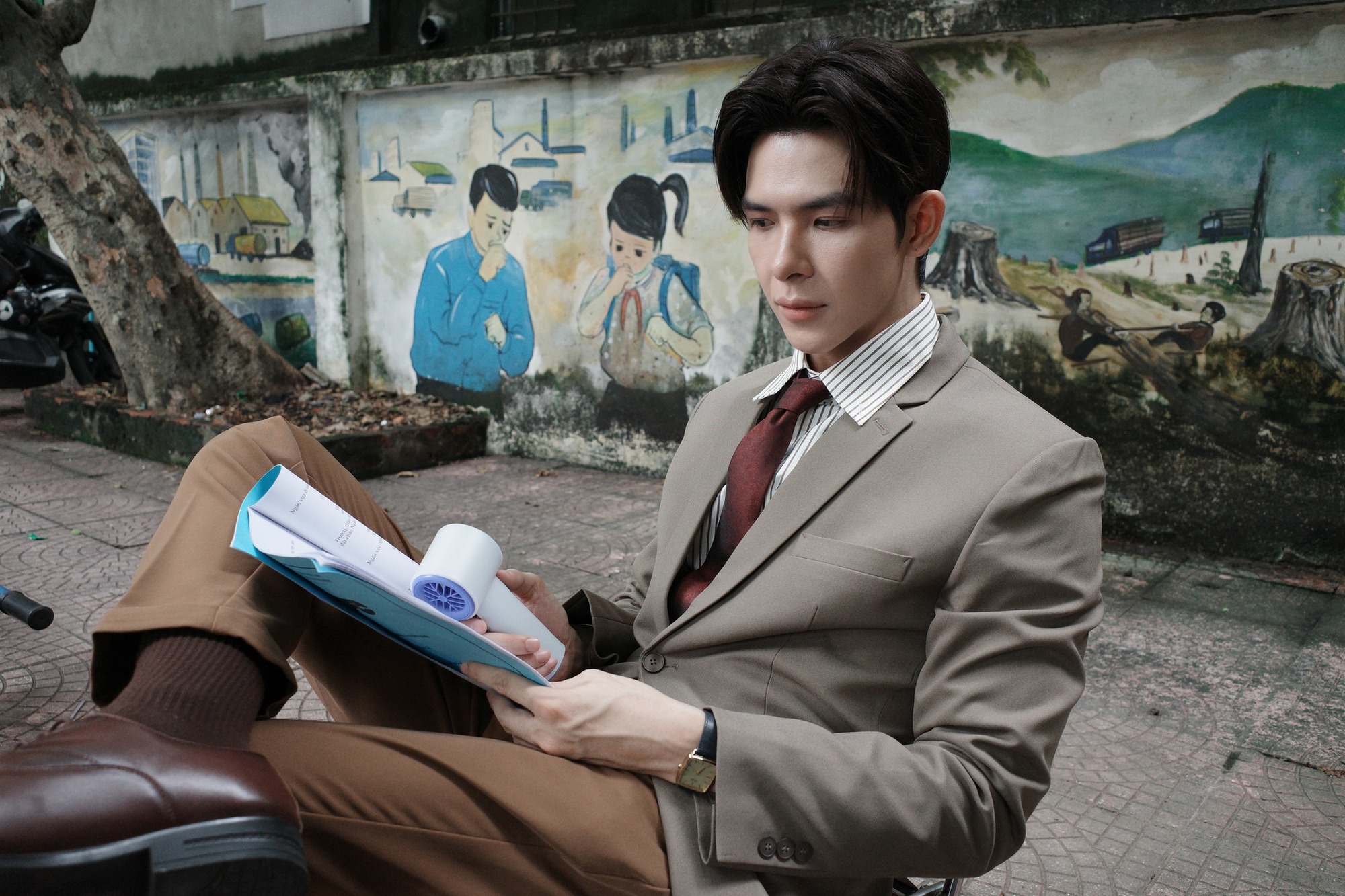 Gia thế khủng của tổng tài đang bị khán giả đòi "xoá sổ" - Ảnh 4. Gia thế khủng của tổng tài đang bị khán giả đòi "xoá sổ" - Ảnh 4.