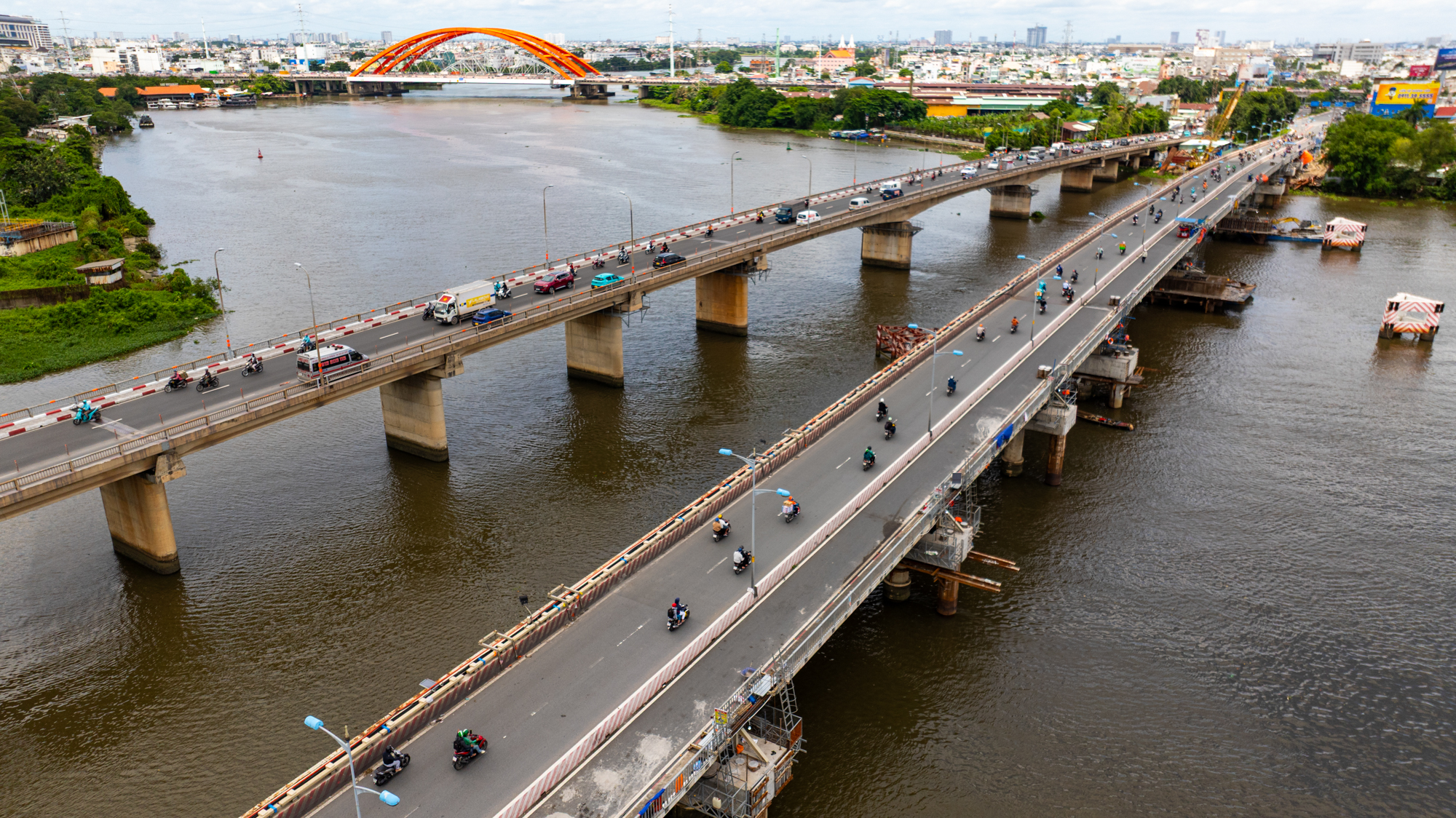Toàn cảnh công trường nâng cầu lớn nhất Việt Nam: Huy động hơn 100 bộ kích thuỷ lực, nâng cầu 11.000 tấn, sai số dưới 1mm - Ảnh 8.