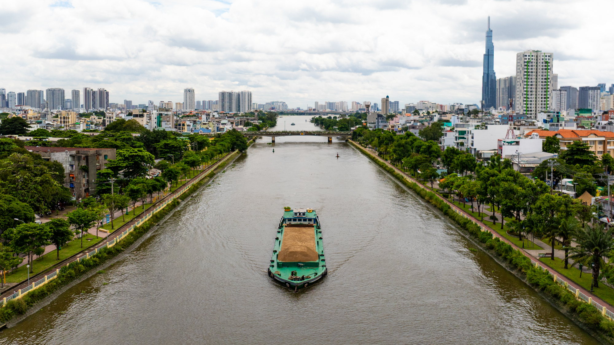 Toàn cảnh công trường nâng cầu lớn nhất Việt Nam: Huy động hơn 100 bộ kích thuỷ lực, nâng cầu 11.000 tấn, sai số dưới 1mm - Ảnh 9.