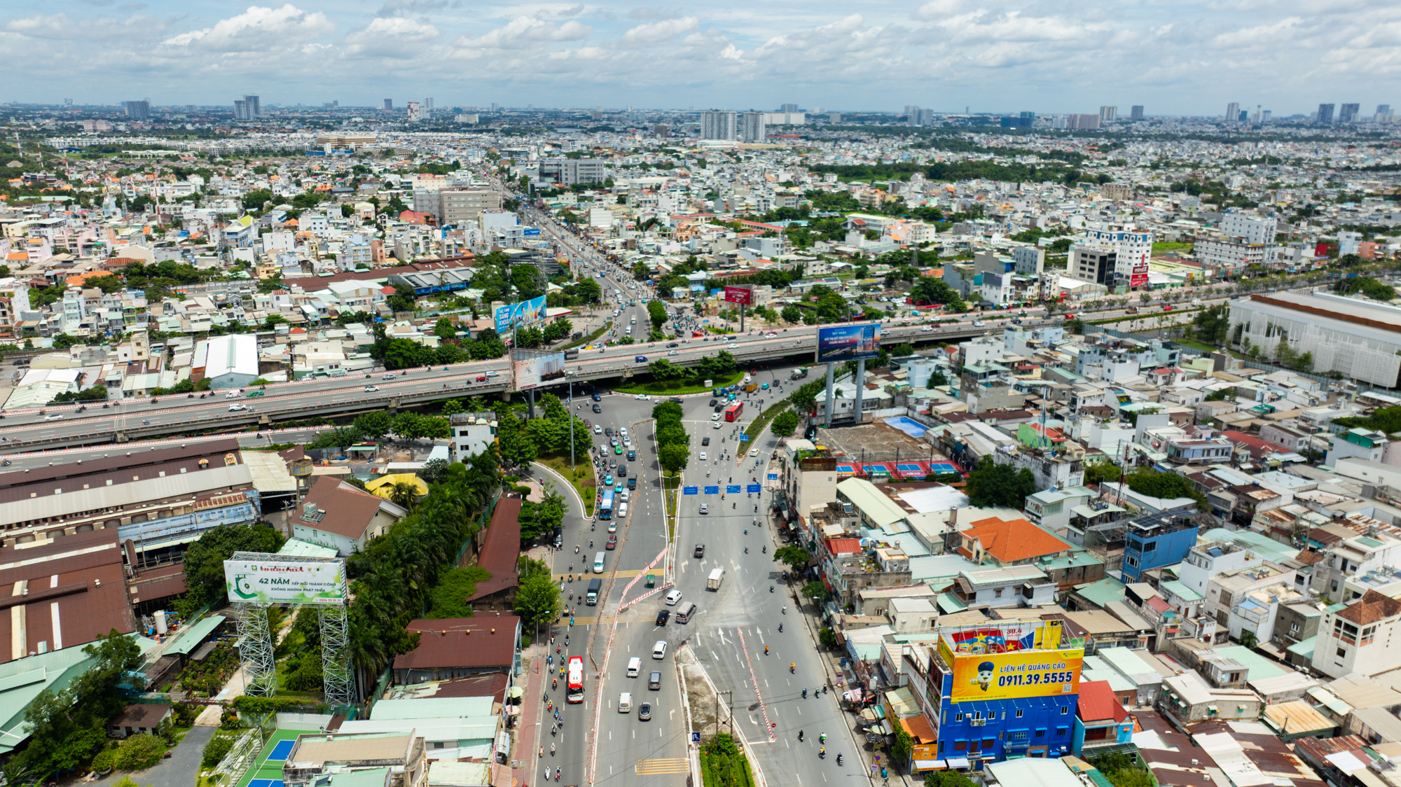 Toàn cảnh công trường nâng cầu lớn nhất Việt Nam: Huy động hơn 100 bộ kích thuỷ lực, nâng cầu 11.000 tấn, sai số dưới 1mm - Ảnh 10.