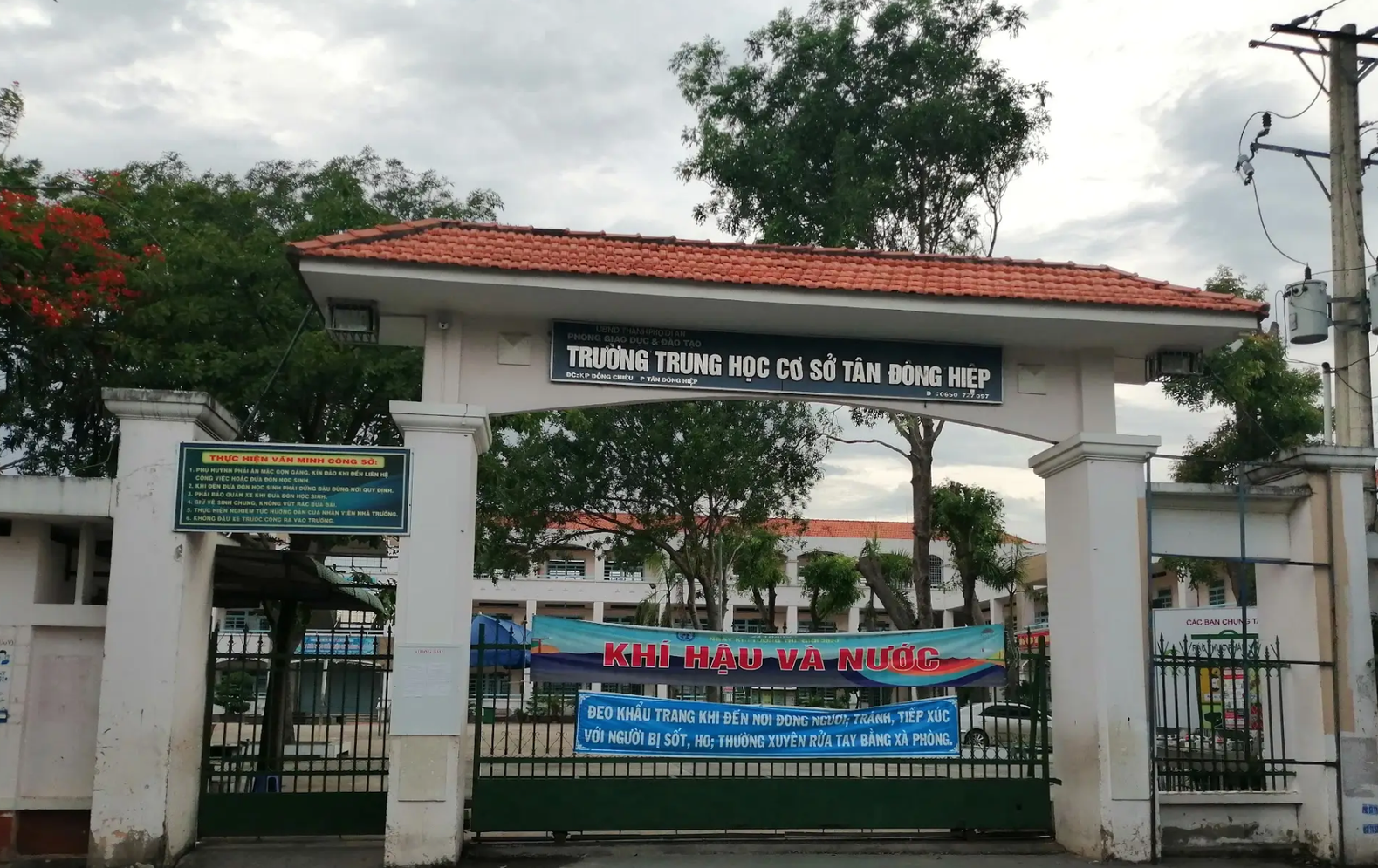 Phụ huynh lớp 7 ở TP HCM lo lắng vì phải đón con sớm nếu không học kỹ năng - Ảnh 1. Phụ huynh lớp 7 ở TP HCM lo lắng vì phải đón con sớm nếu không học kỹ năng - Ảnh 1.