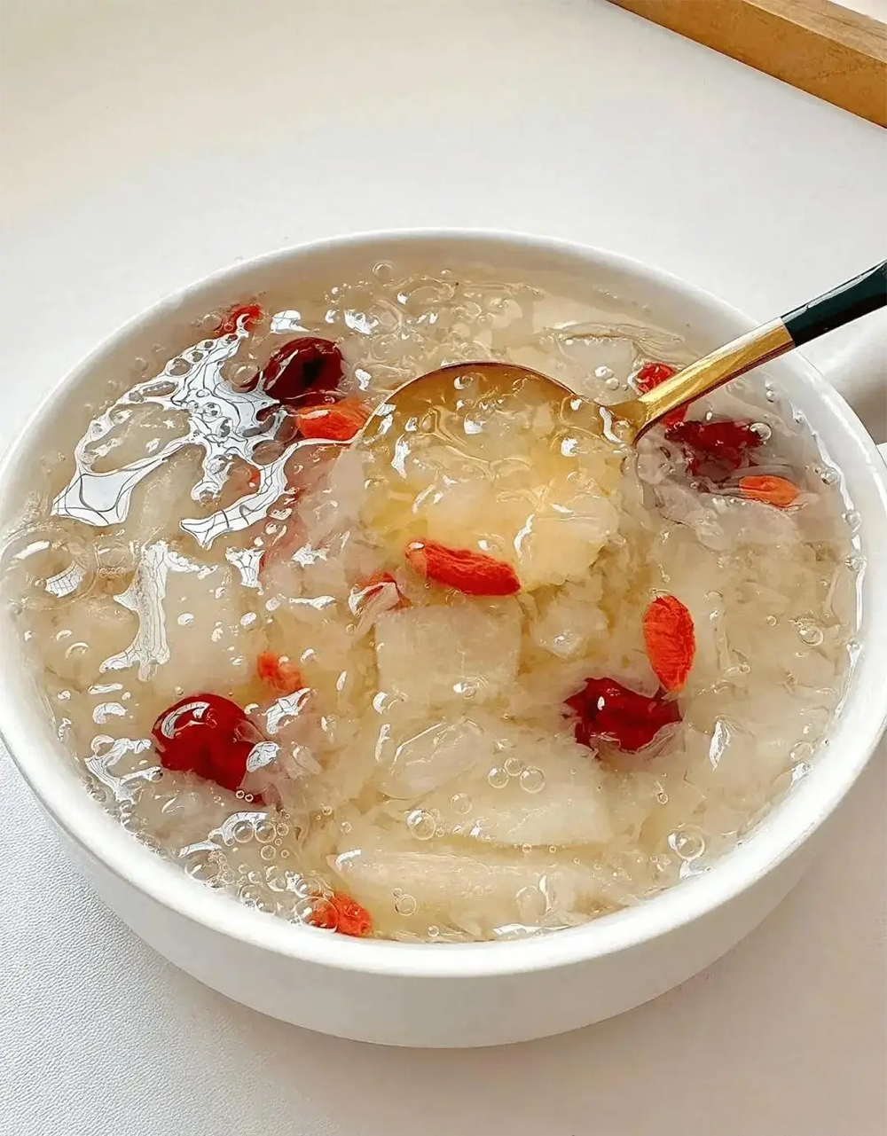 Mùa thu ăn đều 5 món này tốt chẳng kém "kem dưỡng ẩm tự nhiên", làn da sẽ luôn tươi tắn, rạng rỡ và trẻ hơn tuổi thật- Ảnh 1.