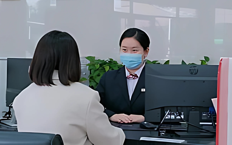 Gửi tiết kiệm 550 triệu, đến ngày nhận lãi thì chết sững: Tiền bốc hơi còn âm 18 triệu, ngân hàng thẳng thừng “mời chị về nói chuyện với chồng”- Ảnh 2.