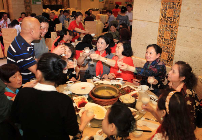 Bất ngờ đổi đời khi nhận được 35 tỷ chỉ sau một cuộc điện thoại, người đàn ông gây choáng với cuộc sống sau 7 năm- Ảnh 1.