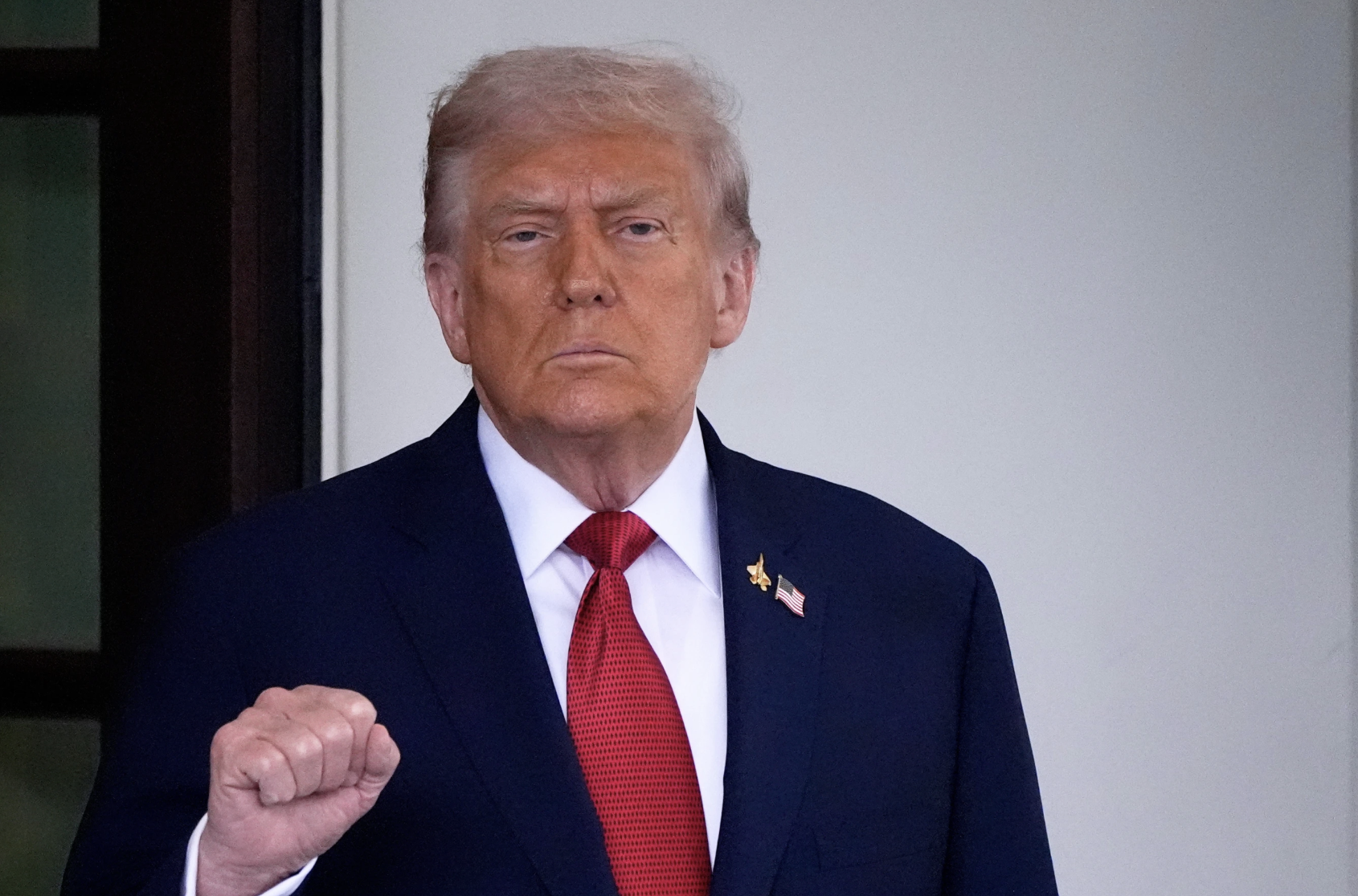 Tổng thống Donald Trump công bố thuế nhập khẩu mới - Ảnh 1. Tổng thống Donald Trump công bố thuế nhập khẩu mới - Ảnh 1.