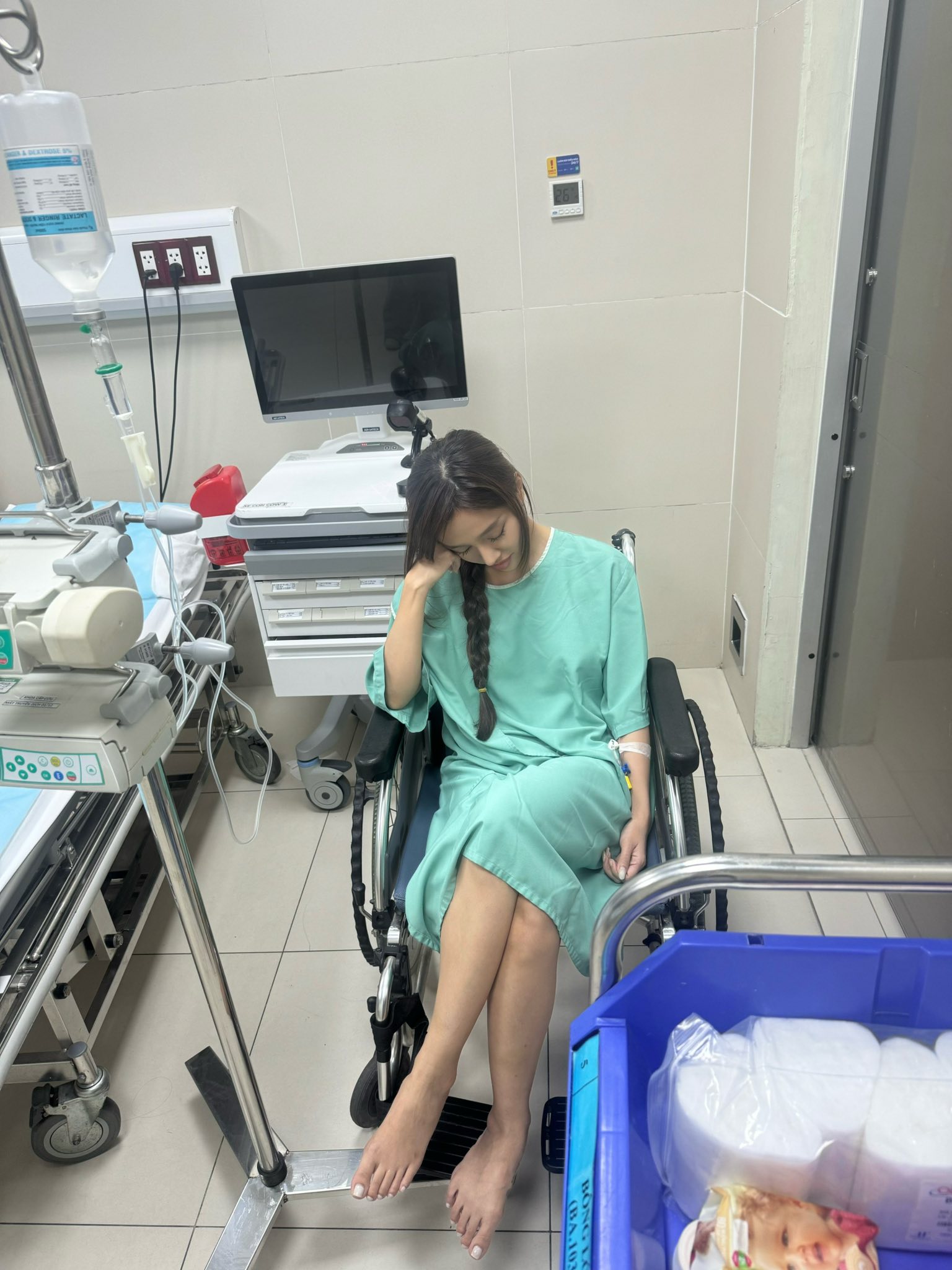 Đi ăn ốc, cô gái nuốt cả chiếc kim băng đang mở vào bụng, phải mổ cấp cứu 6 tiếng, tốn 70 triệu- Ảnh 1. Đi ăn ốc, cô gái nuốt cả chiếc kim băng đang mở vào bụng, phải mổ cấp cứu 6 tiếng, tốn 70 triệu- Ảnh 1.