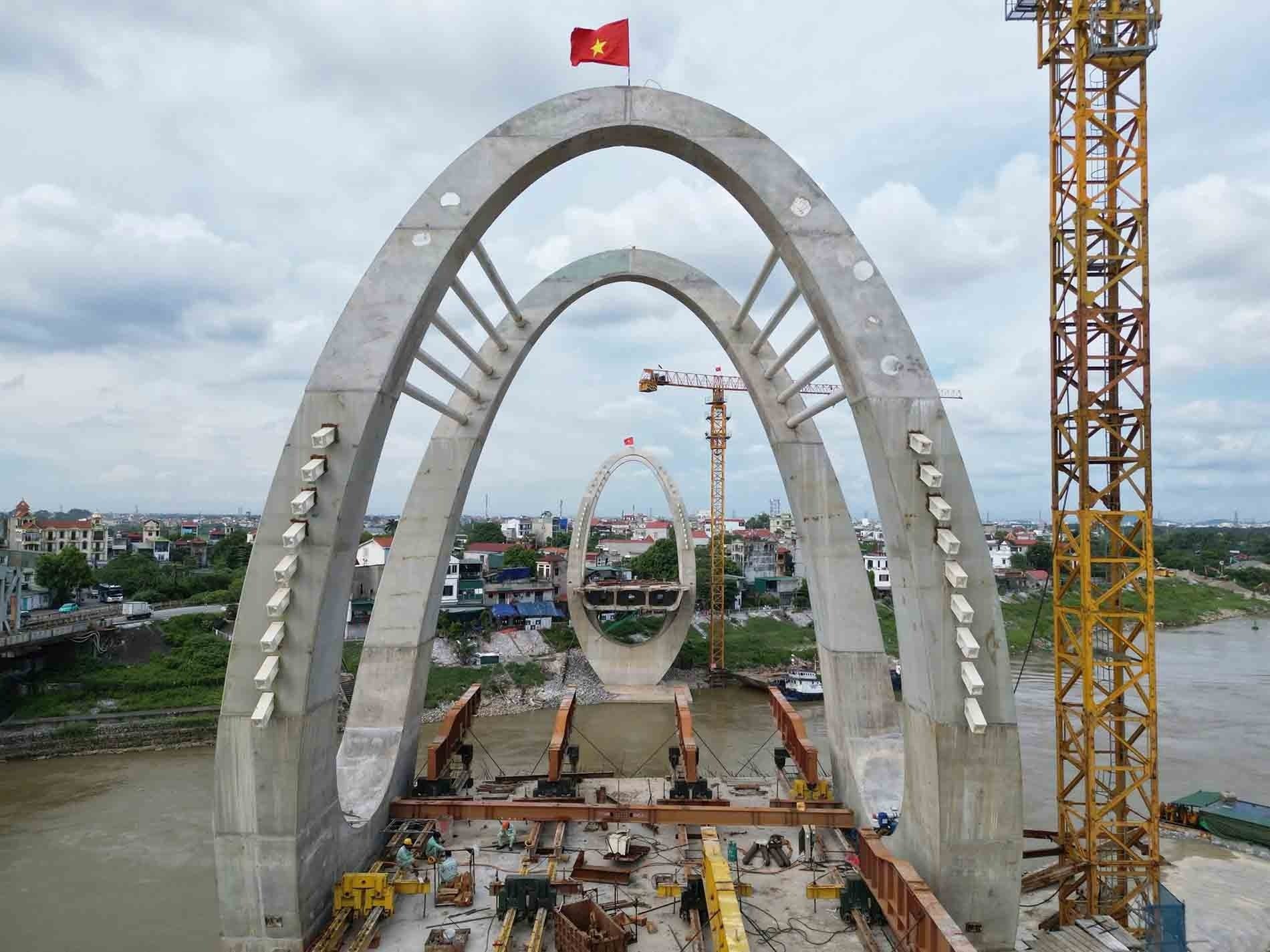 Tin vui tại cây cầu "Giao duyên" 1.800 tỷ đồng thay thế cầu Đuống 123 năm tuổi: DN nào đứng sau?