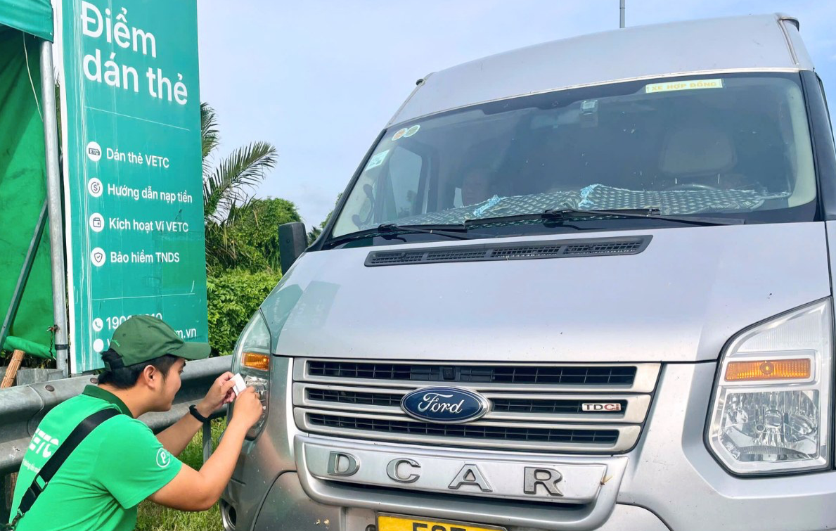 2,8 triệu chủ xe ôtô chưa chuyển đổi tài khoản giao thông trước hạn 1/10 - Ảnh 2.