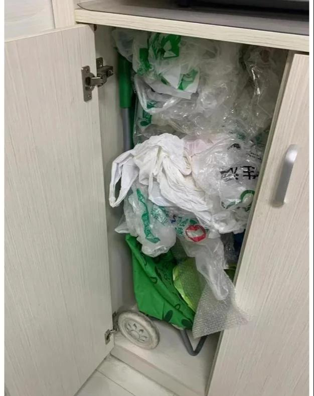 Ngoài 50 tuổi, đừng tiếc 6 món đồ này - buông bỏ đi bạn sẽ thấy nhà cửa gọn gàng, tinh thần nhẹ nhõm hẳn- Ảnh 2. Ngoài 50 tuổi, đừng tiếc 6 món đồ này - buông bỏ đi bạn sẽ thấy nhà cửa gọn gàng, tinh thần nhẹ nhõm hẳn- Ảnh 2.