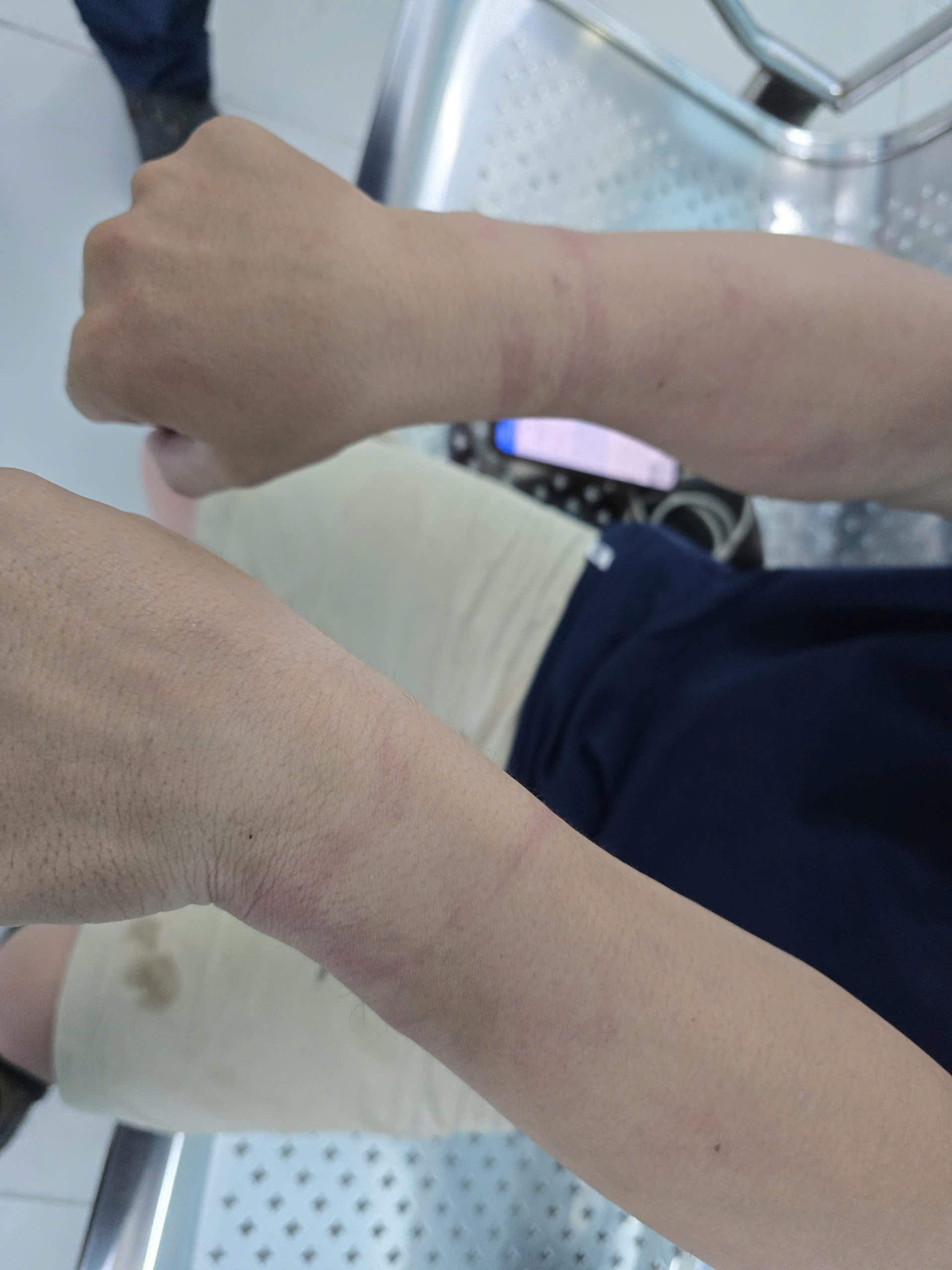 Phóng viên VOV bị còng tay khi tác nghiệp, chủ tịch UBND phường An Phú Đông nói gì?- Ảnh 3. Phóng viên VOV bị còng tay khi tác nghiệp, chủ tịch UBND phường An Phú Đông nói gì?- Ảnh 3.