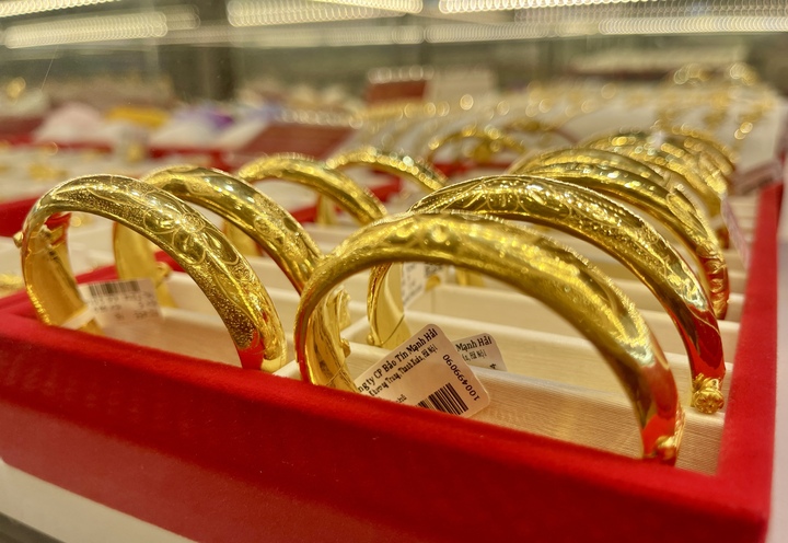 Giá vàng hôm nay 28/9: Trụ vững trên ngưỡng cao- Ảnh 1.