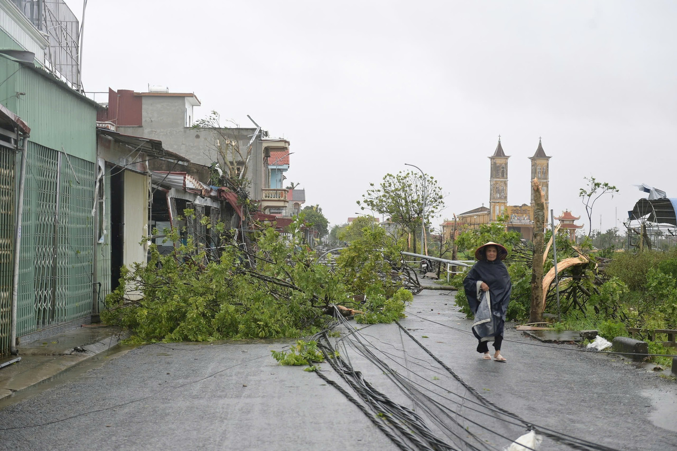 Ninh Bình công bố tình huống khẩn cấp về sự cố đê biển, Tây Bắc lên phương án phòng chống lũ- Ảnh 5.