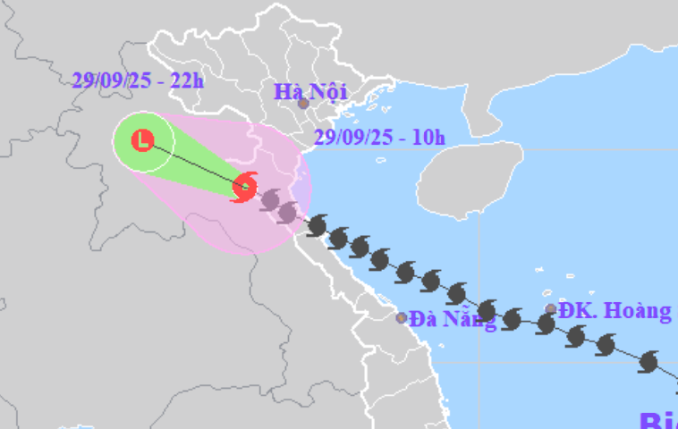 Bão số 10 giật cấp 10 ở biên giới Nghệ An - Trung Lào, cảnh báo lũ quét, sạt lở đất ở 10 tỉnh, thành - Ảnh 1.