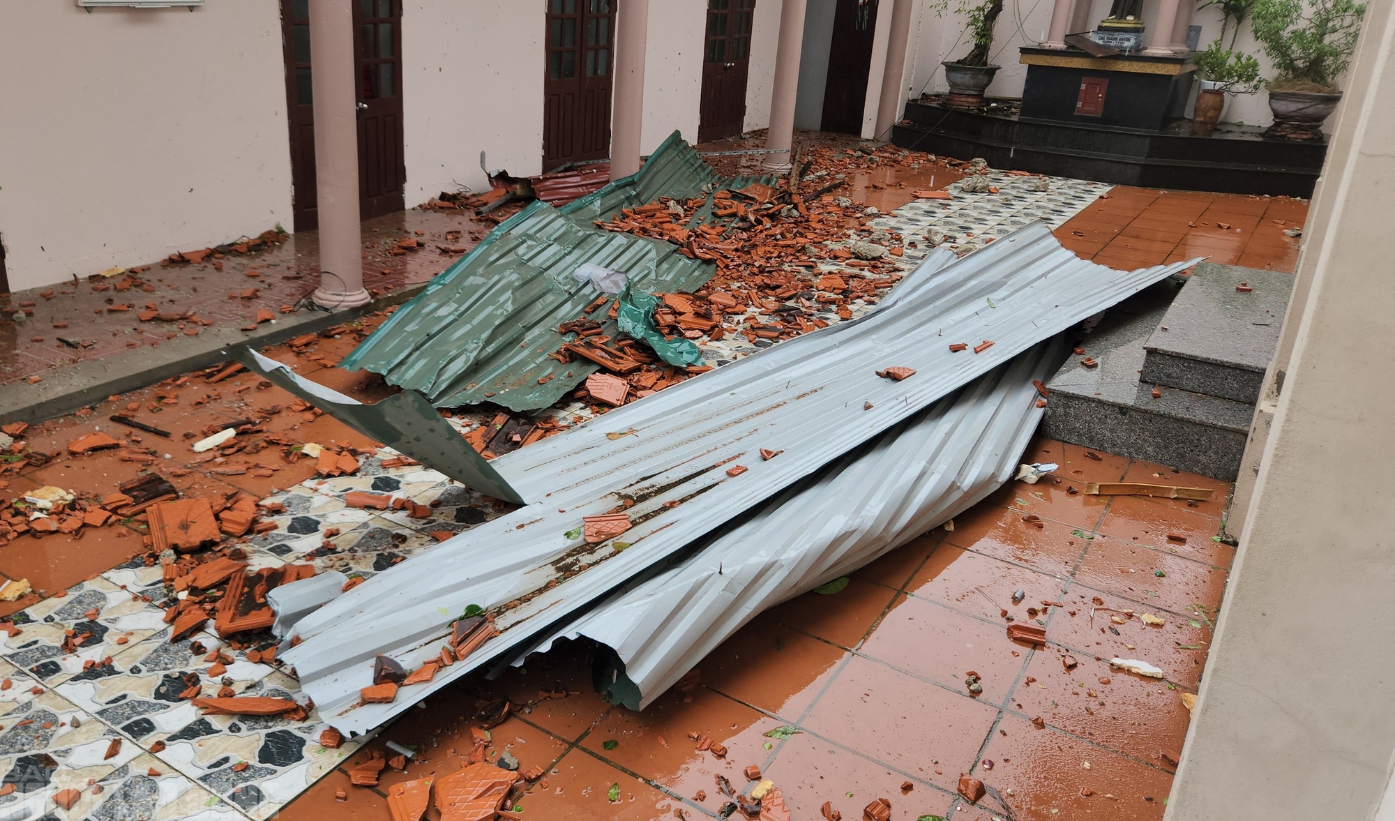 Hiện trường tan hoang sau trận lốc xoáy kinh hoàng ở Thanh Hóa- Ảnh 6.