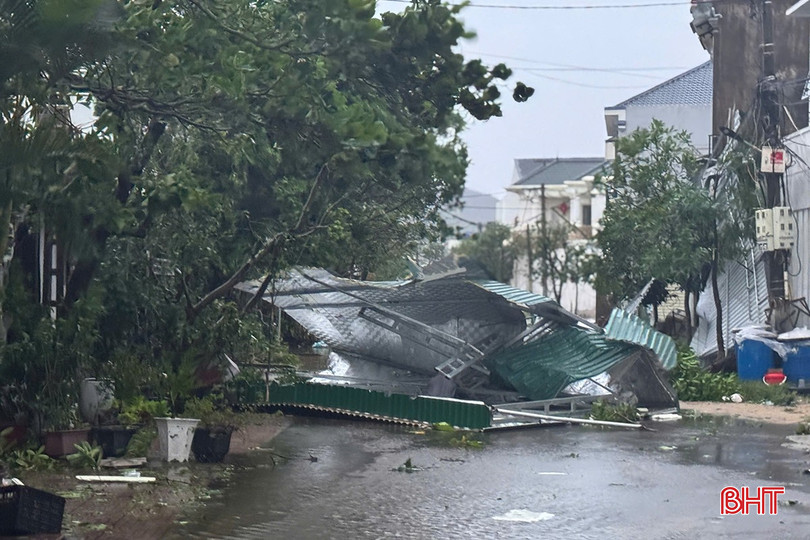 Hình ảnh tan hoang ở nơi tâm Bão số 10 quần thảo suốt đêm- Ảnh 10.