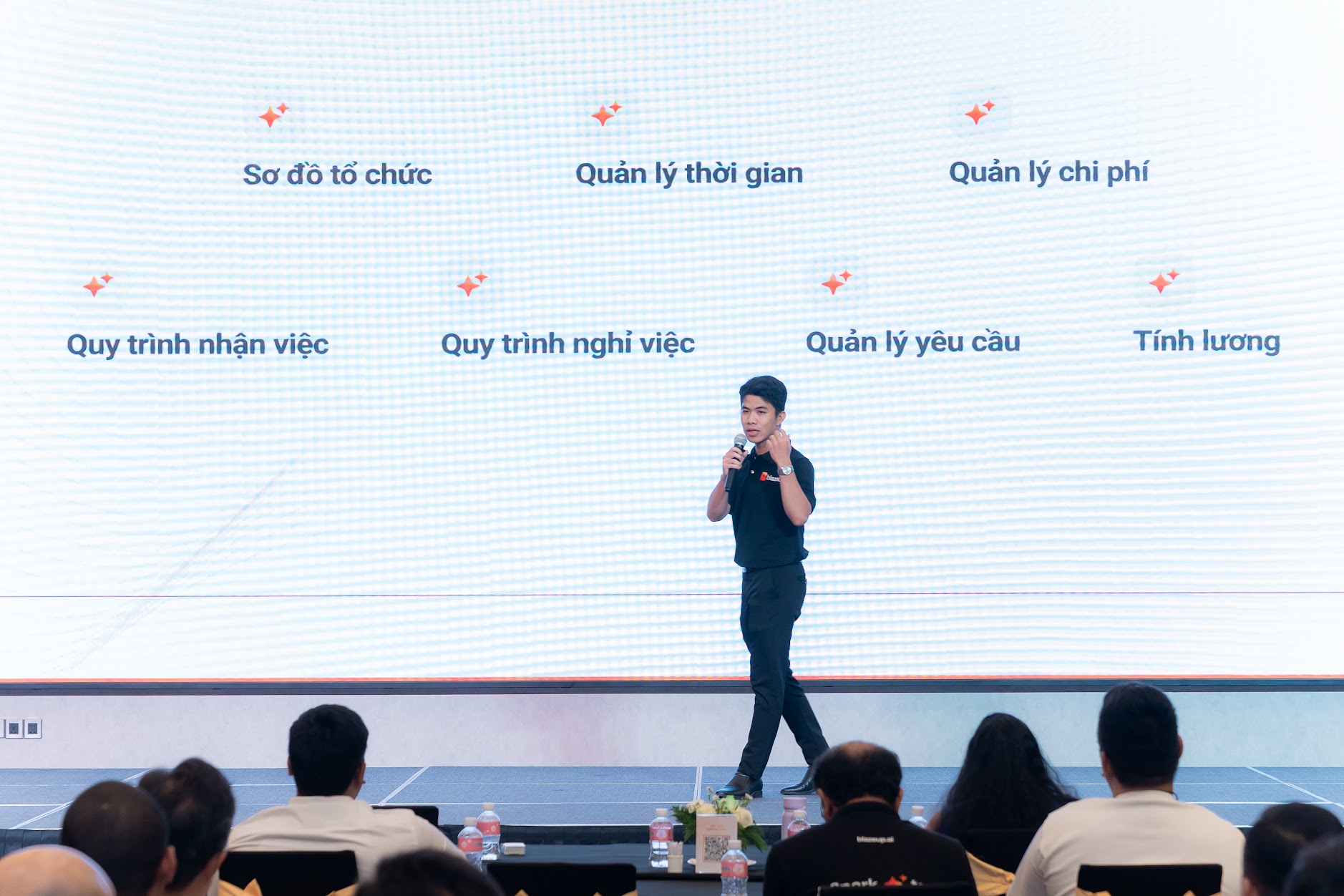 Một nền tảng SaaS mới ra mắt: ‘AI Agents’ đảm nhiệm chấm công, quản lý nghỉ phép, hoá đơn… - Ảnh 4.