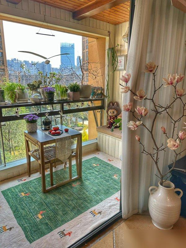 Người phụ nữ trung niên biến ban công nhỏ thành quán trà tuyệt đẹp: Góc thiền giữa phố thị khiến ai cũng mơ ước- Ảnh 1. Người phụ nữ trung niên biến ban công nhỏ thành quán trà tuyệt đẹp: Góc thiền giữa phố thị khiến ai cũng mơ ước- Ảnh 1.