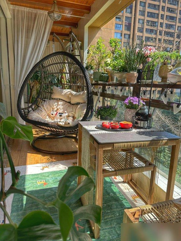 Người phụ nữ trung niên biến ban công nhỏ thành quán trà tuyệt đẹp: Góc thiền giữa phố thị khiến ai cũng mơ ước- Ảnh 4. Người phụ nữ trung niên biến ban công nhỏ thành quán trà tuyệt đẹp: Góc thiền giữa phố thị khiến ai cũng mơ ước- Ảnh 4.