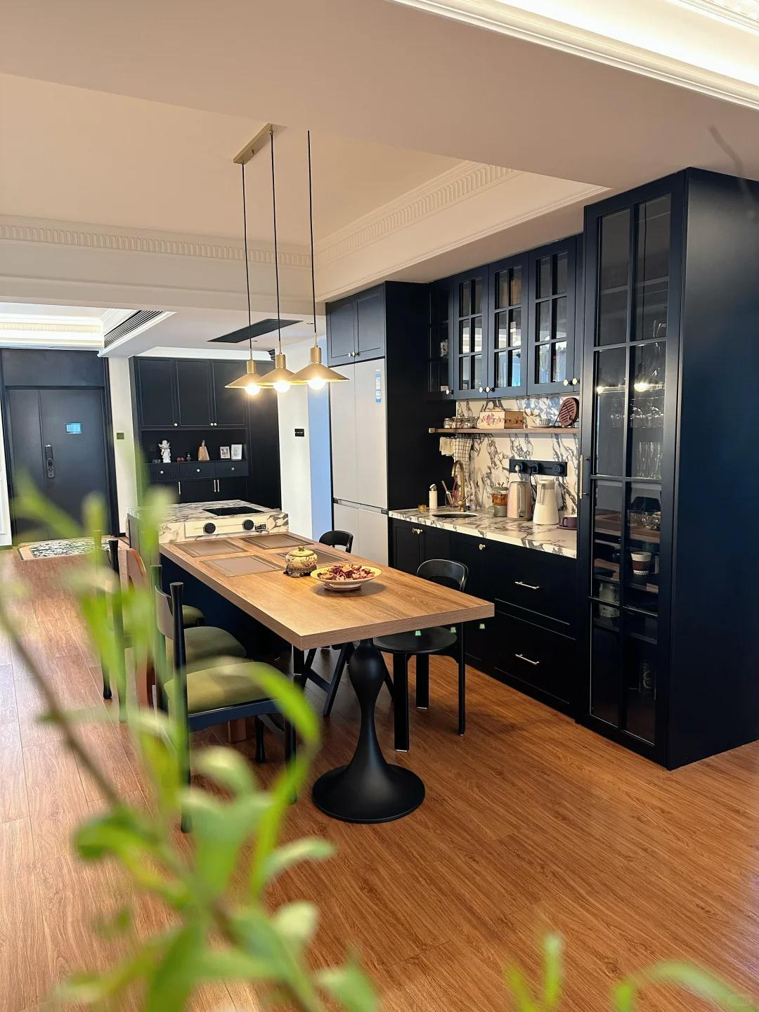 Sau khi ly hôn chồng, người phụ nữ trung niên gây sốc khi tự tay biến căn nhà thành "lâu đài trên không" xa hoa - Ảnh 7.