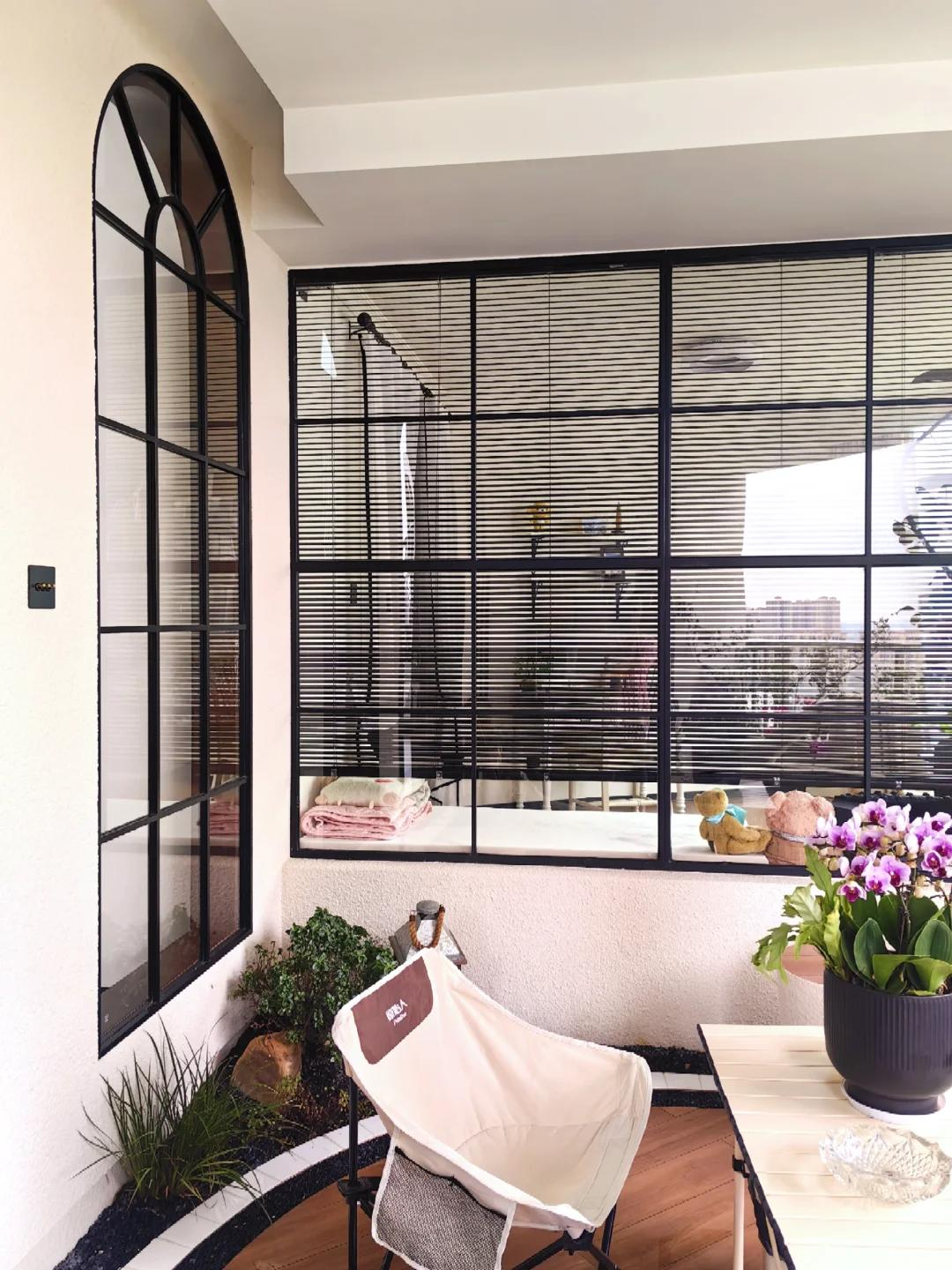 Sau khi ly hôn chồng, người phụ nữ trung niên gây sốc khi tự tay biến căn nhà thành "lâu đài trên không" xa hoa - Ảnh 9.