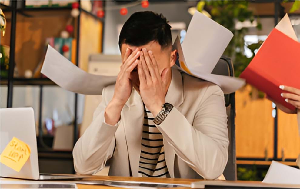 Hội chứng uể oải sau kỳ nghỉ lễ: 64% nhân viên văn phòng cảm thấy căng thẳng, giảm hứng thú làm việc - Ảnh 1.