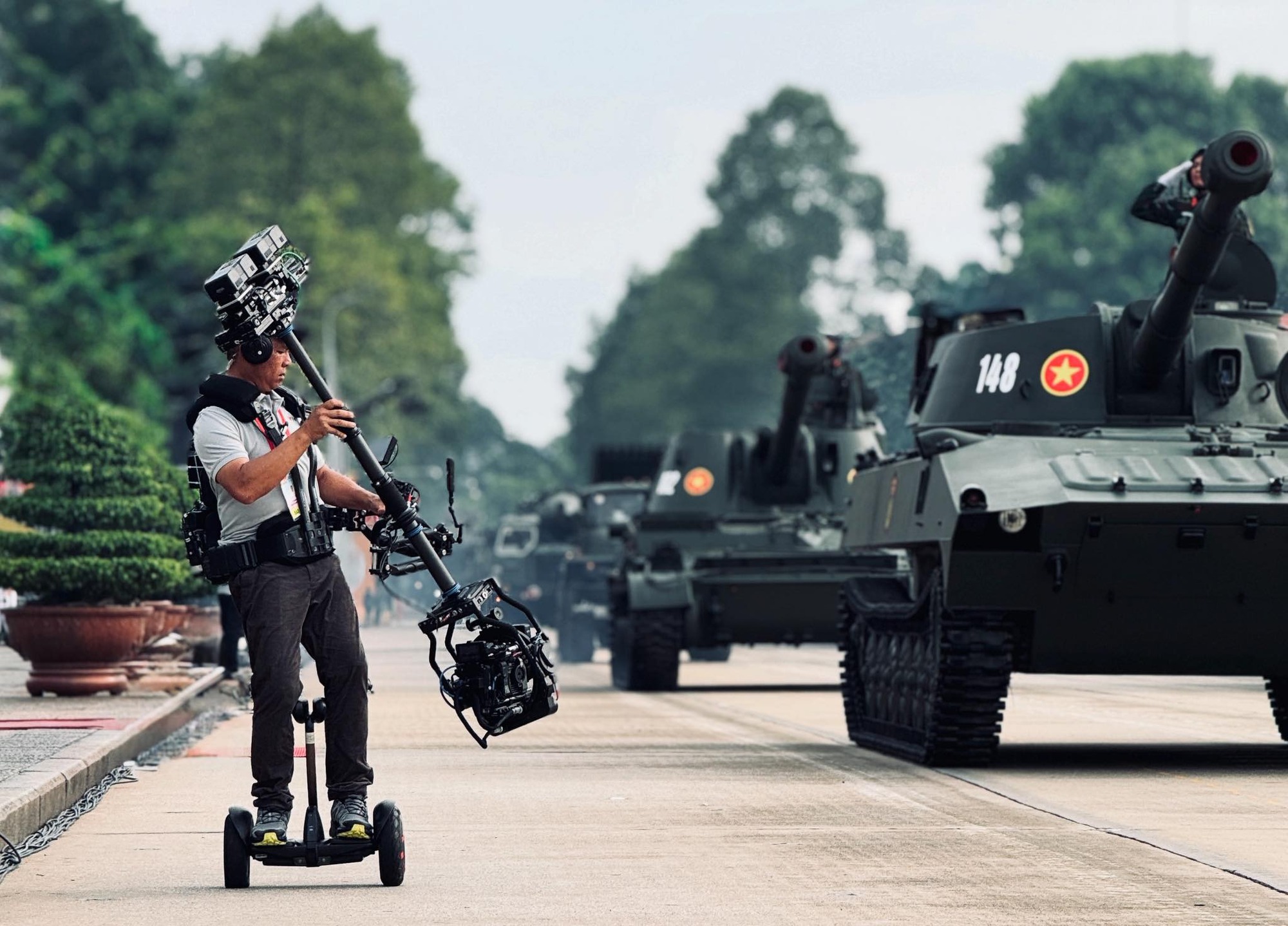 Steadicam Trinity - ‘Vũ khí tối thượng’ của các nhà quay phim đắt đỏ thế nào? Sang-xịn-mịn thế nào? - Ảnh 6.