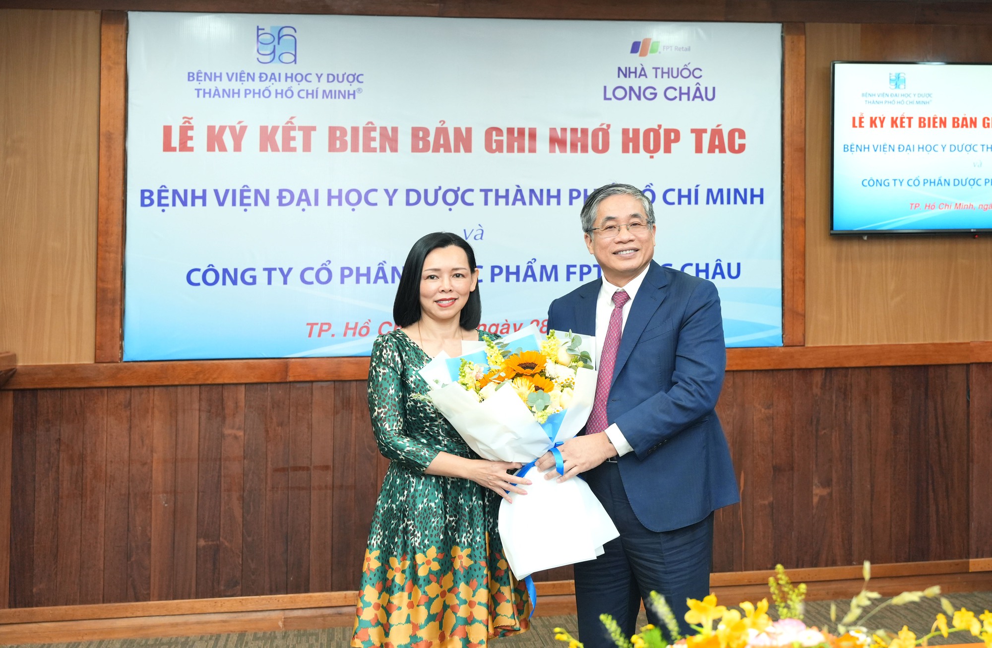 Long Châu hợp tác chiến lược cùng Bệnh viện Đại học Y Dược Thành phố Hồ Chí Minh - Ảnh 1. Long Châu hợp tác chiến lược cùng Bệnh viện Đại học Y Dược Thành phố Hồ Chí Minh - Ảnh 1.