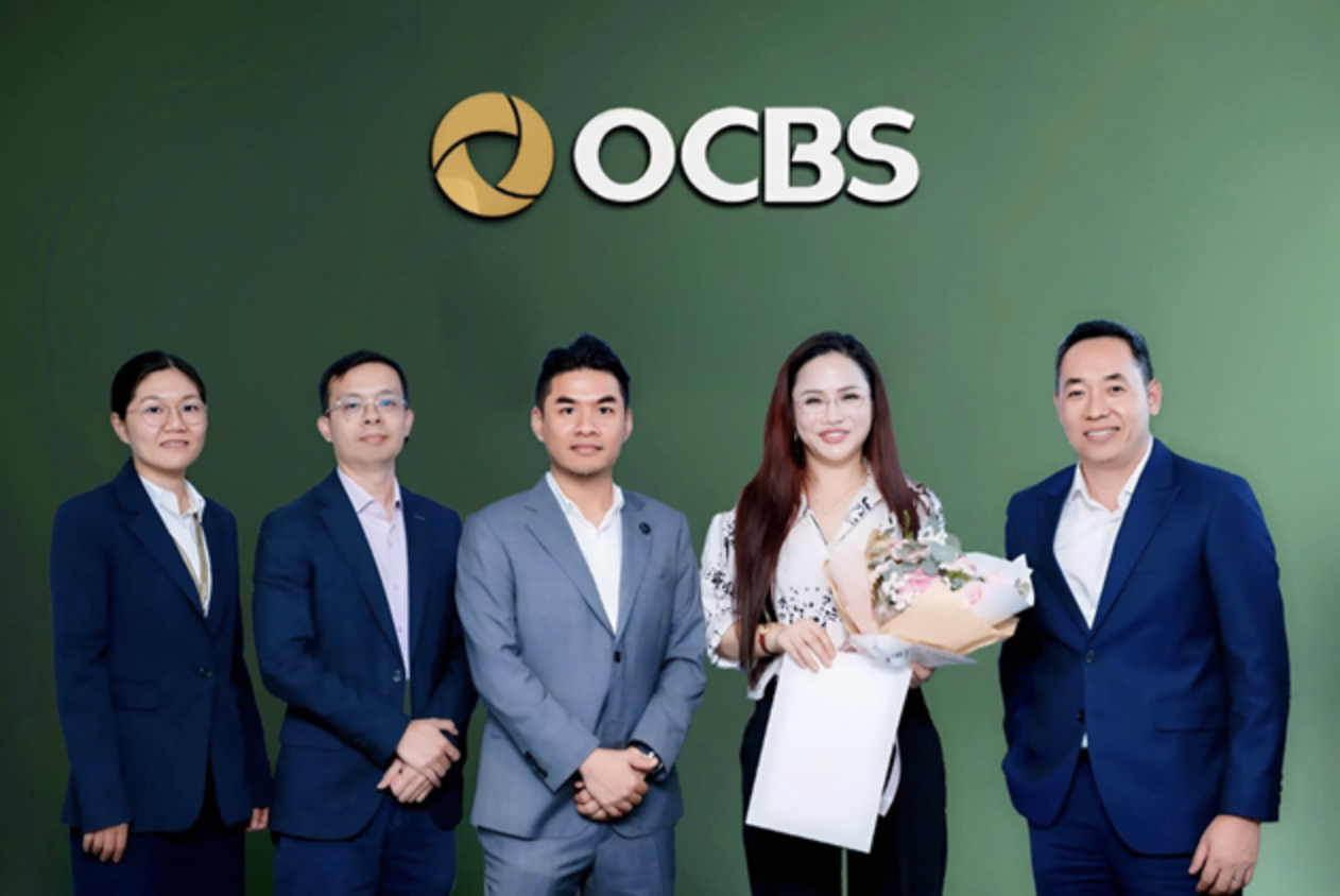Hoa hậu rời ghế Phó tổng giám đốc OCBS sau 4 tháng - Ảnh 1.