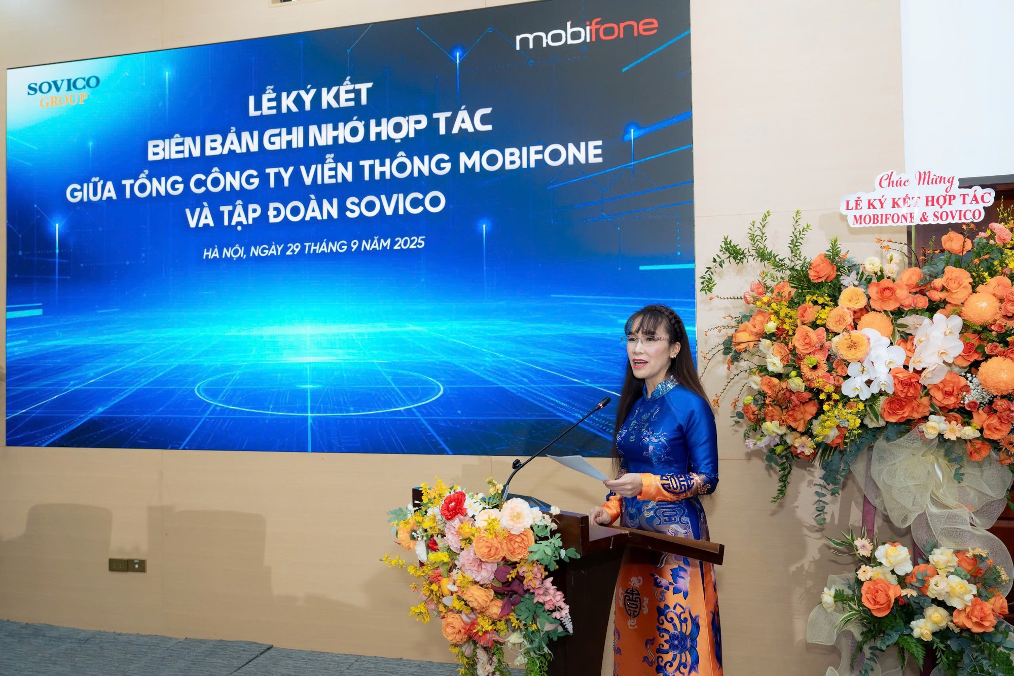 Tỷ phú Nguyễn Thị Phương Thảo bắt tay Chủ tịch Mobifone: Triển khai 5G cho đô thị thông minh, sân bay tích hợp hạ tầng trạm phát sóng - Ảnh 4.