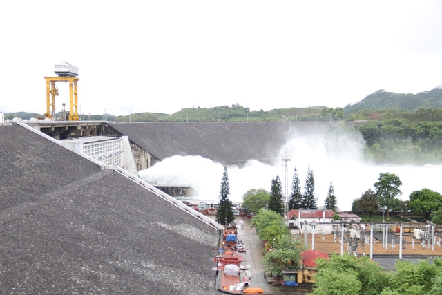 Mưa lũ gây thiệt hại lớn, miền Bắc ngập lụt diện rộng, hàng loạt hồ thủy điện xả lũ- Ảnh 3.